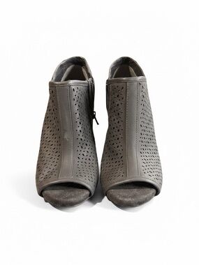 Gently Used Womens Black Perforated Peep Toe Ankle Booties